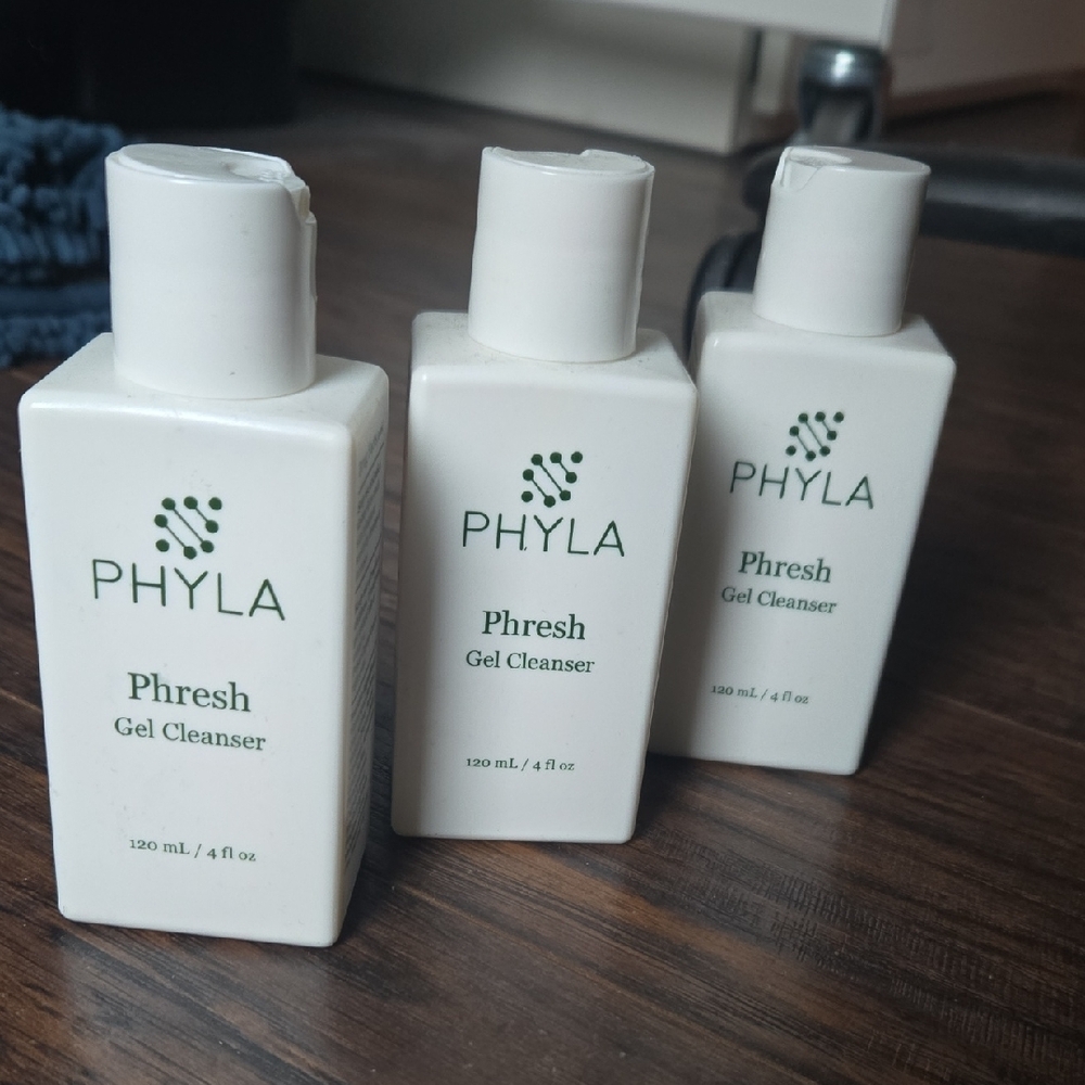 Phresh Gel Cleanser - White